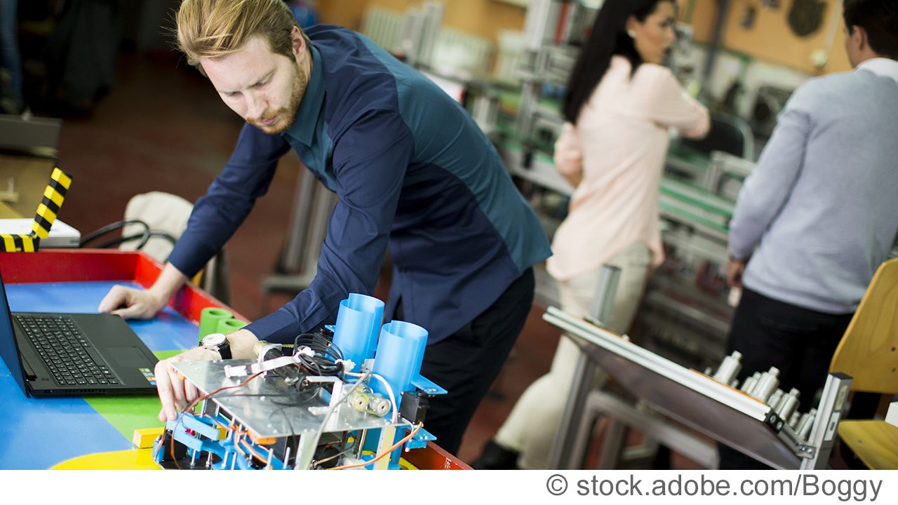 Digital Skills: Ingenieur bei der Arbeit