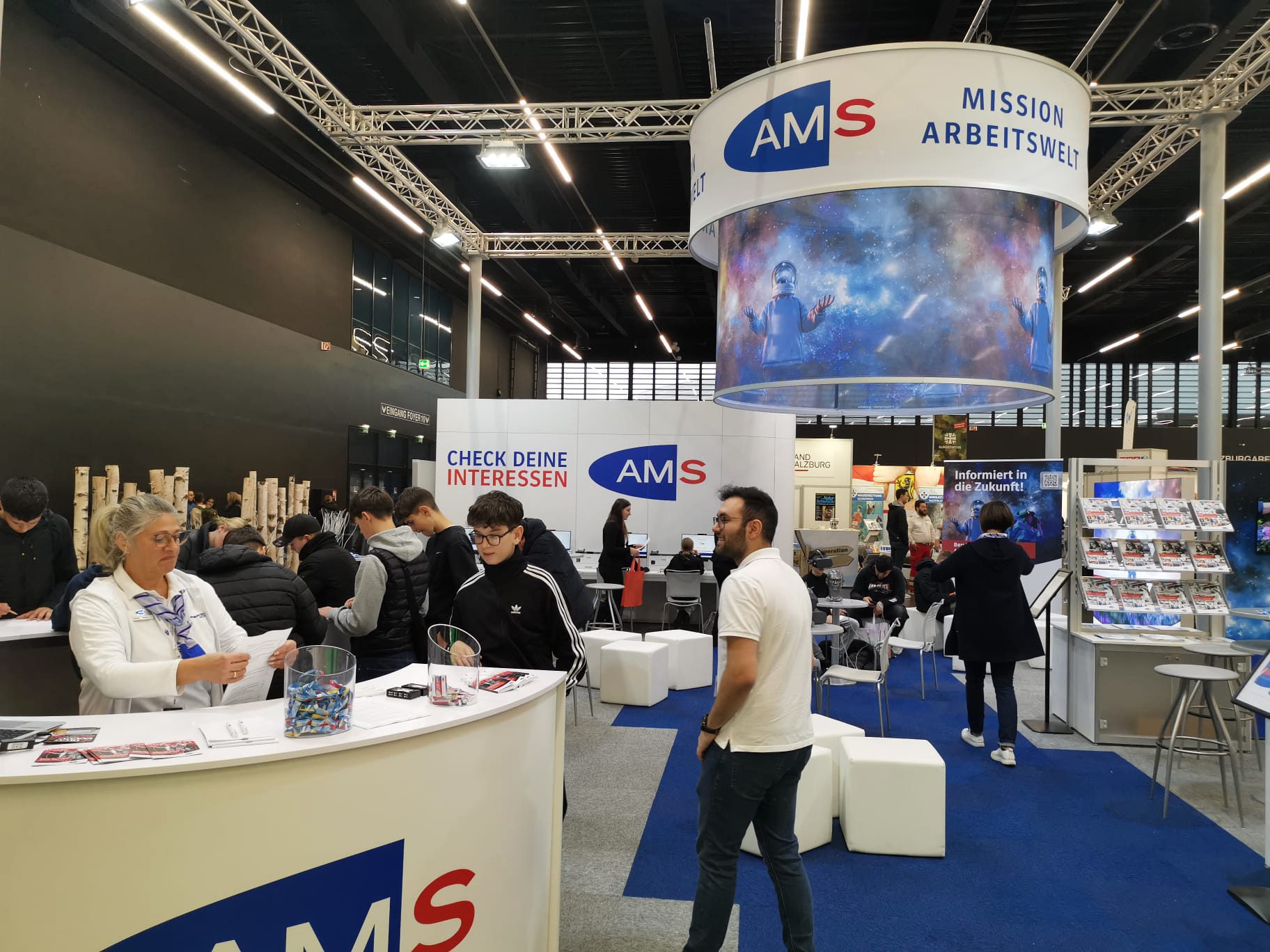 AMS-Stand bei der BerufsInfo-Messe 2023