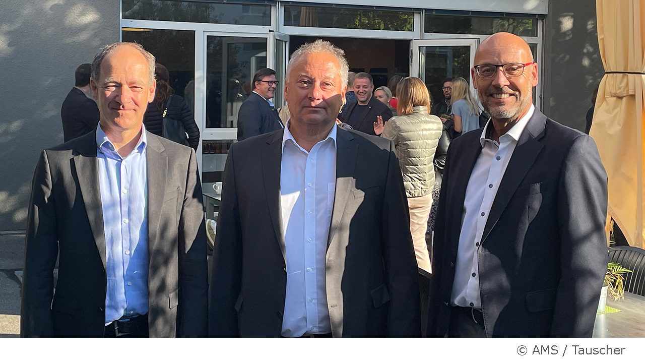 Das Foto zeigt von links WIFO-Arbeitsmarktexperte Helmut Mahringer, SfU-Leiter Hannes Graf und AMS-Landesgeschäftsführer Karl-Heinz Snobe