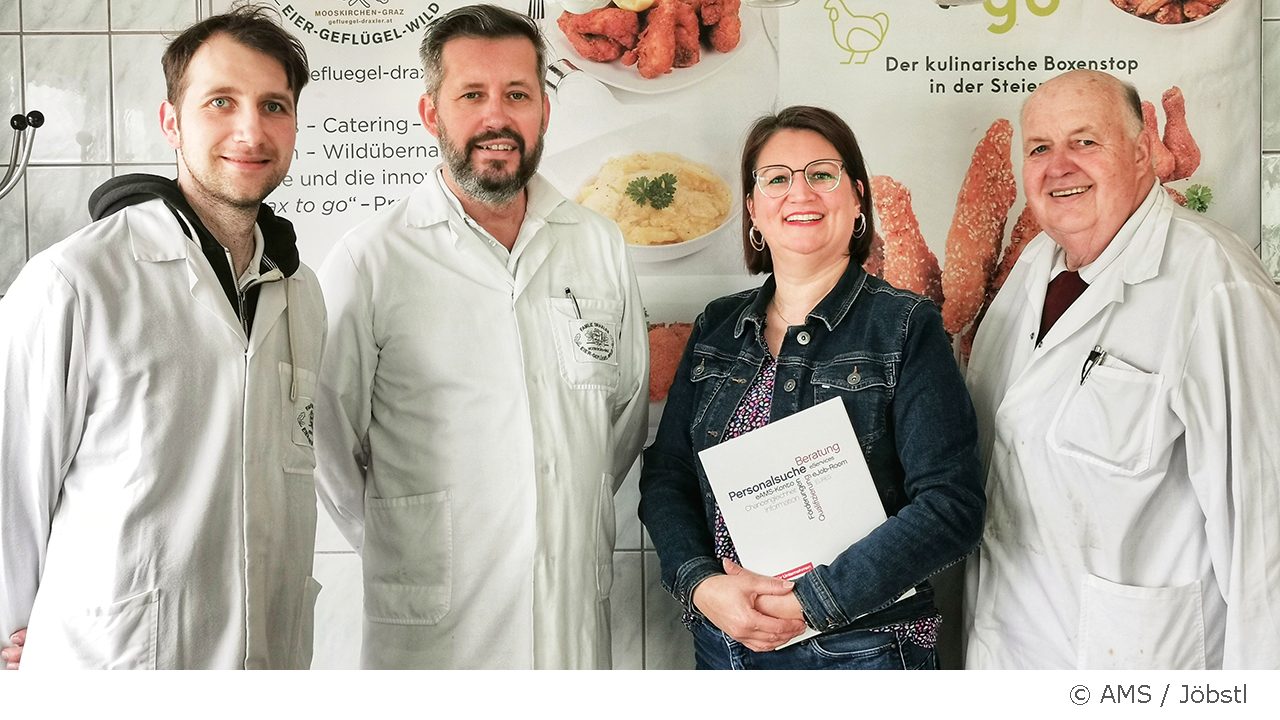 Im Bild von links nach rechts.: Michael Nocker, GF Franz Draxler, Barbara Jöbstl (AMS), Erwin Draxler