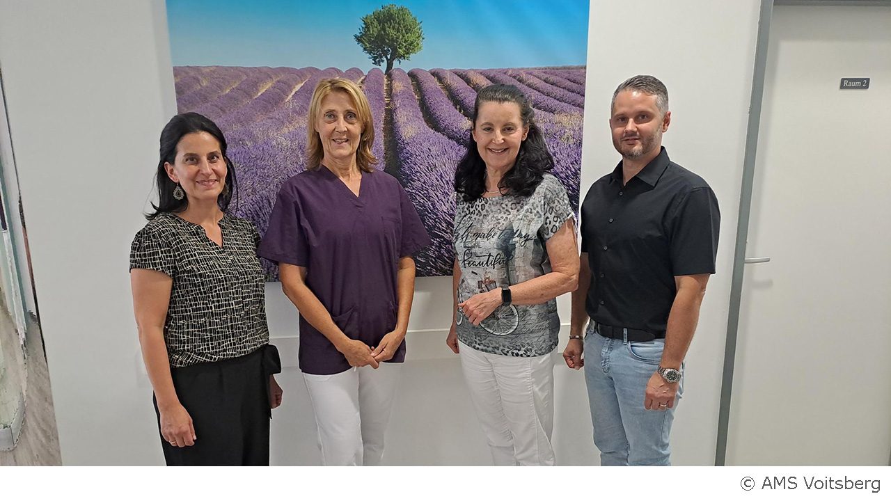 Im Bild von links nach rechts: Mag.a Kraxner (zam); Fr. Schmidt, Fr. Dr.in. Laky (Ordination Laky); Hr. Gratz (AMS)