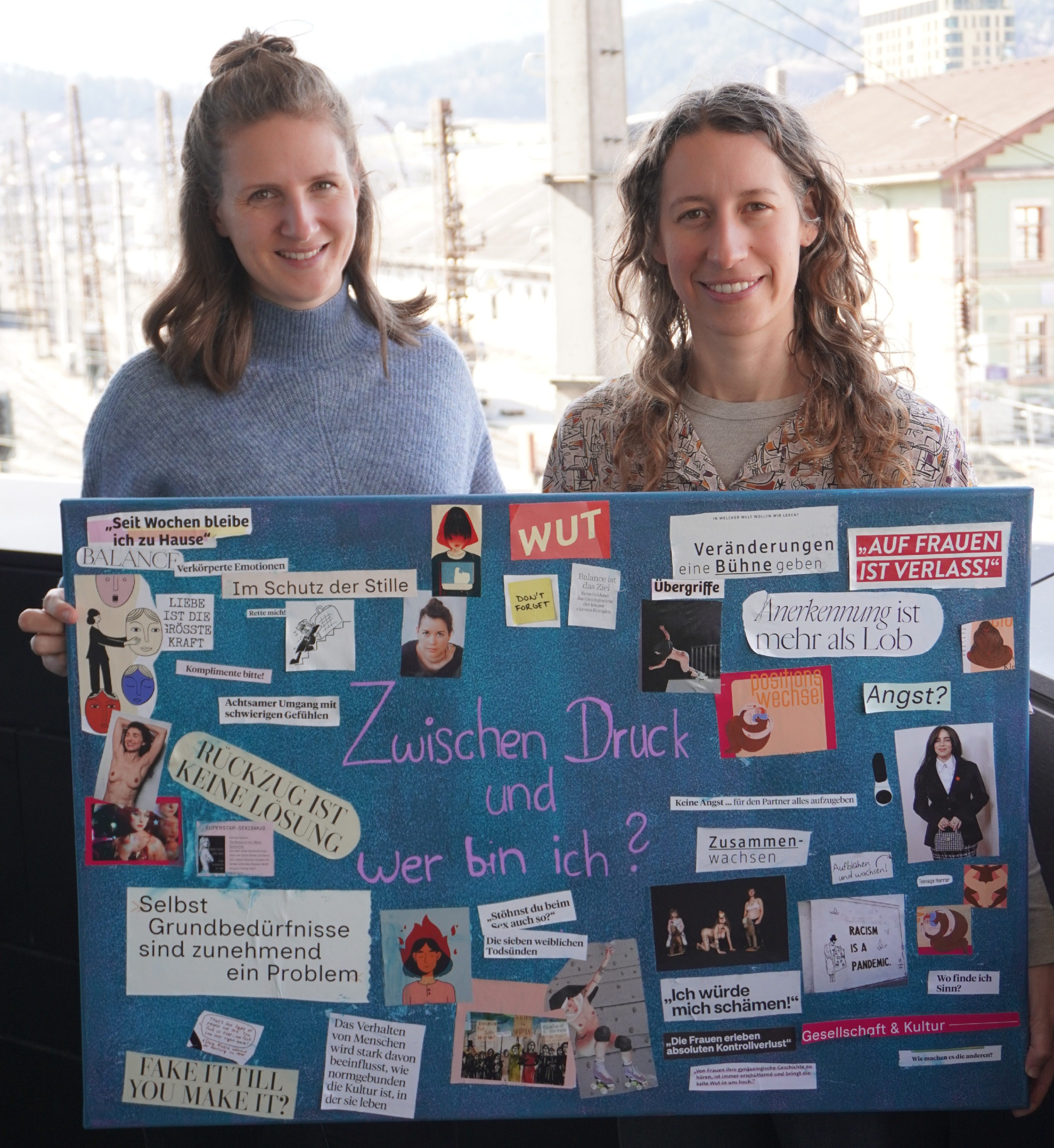 Junge Frauen zeigen Perspektiven:  emma-Plakataktion zum Frauentag