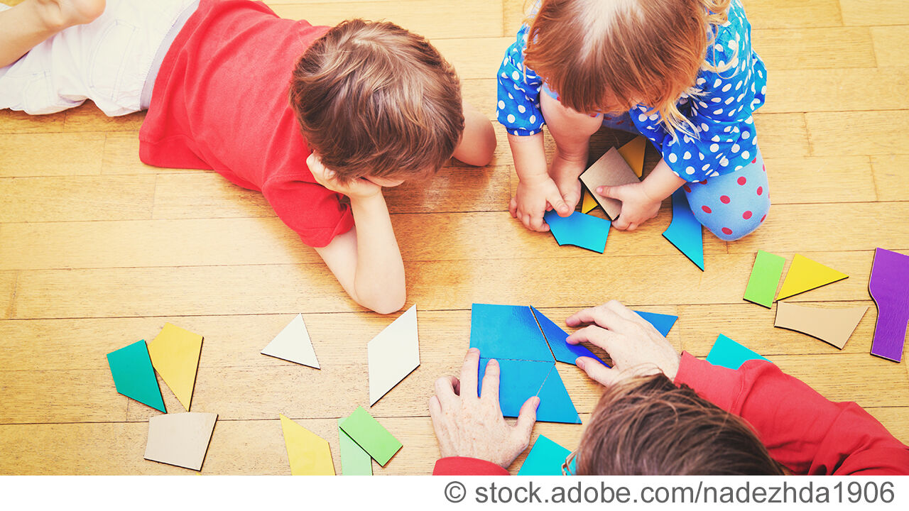 Kinder, Unterstützung, Betreuung, Beaufsichtigen, Spielen